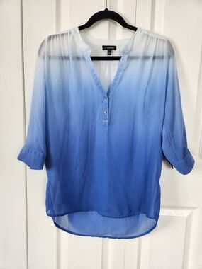 le chateau Blue to White Ombre V-Neck Blouse